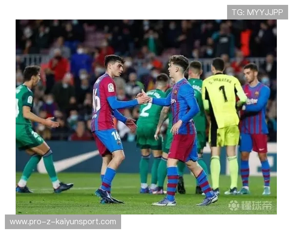 巴萨边路组合：登贝莱与费兰磨合传中和跑位节奏